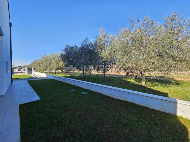 Modern villa near Poreč with sea view