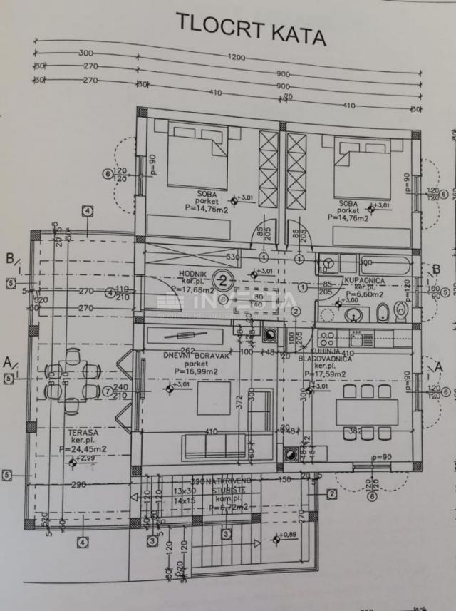 Ližnjan, neu gebaute, qualitativ hochwertige Familienhaus mit zwei Wohnungen.