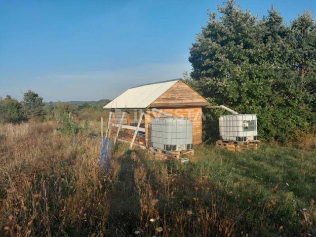 Svetvinčenat, ökologisches Anwesen 2.158 m² im Herzen von Istrien