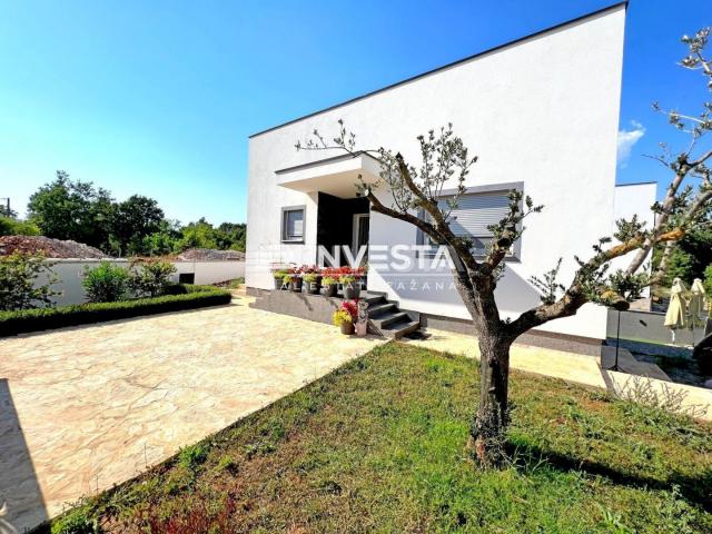 Vodnjan surroundings, modern house with tavern, 240 m2