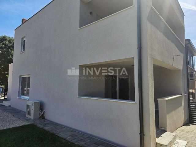 Pula, Štinjan, semi-detached house with garden, 145 m2, 3 bedrooms + living room