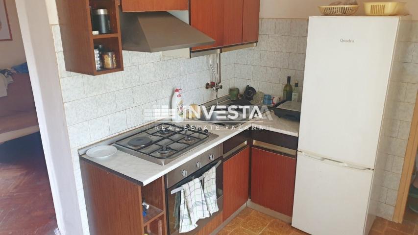 Pula area, Detached house on a building plot of 1150 m2