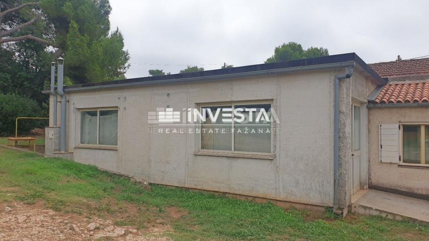 Pula area, Detached house on a building plot of 1150 m2