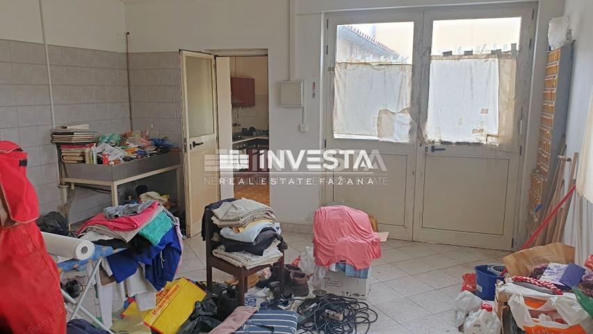 Pula area, Detached house on a building plot of 1150 m2