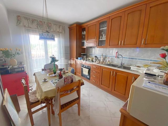 Fažana, Detached house with 3 residential units, 500m from the sea