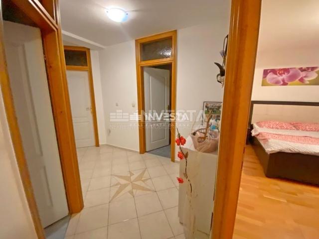 Fažana, Apartmanska kuća s 5 stambenih jedinica, 600m od plaže