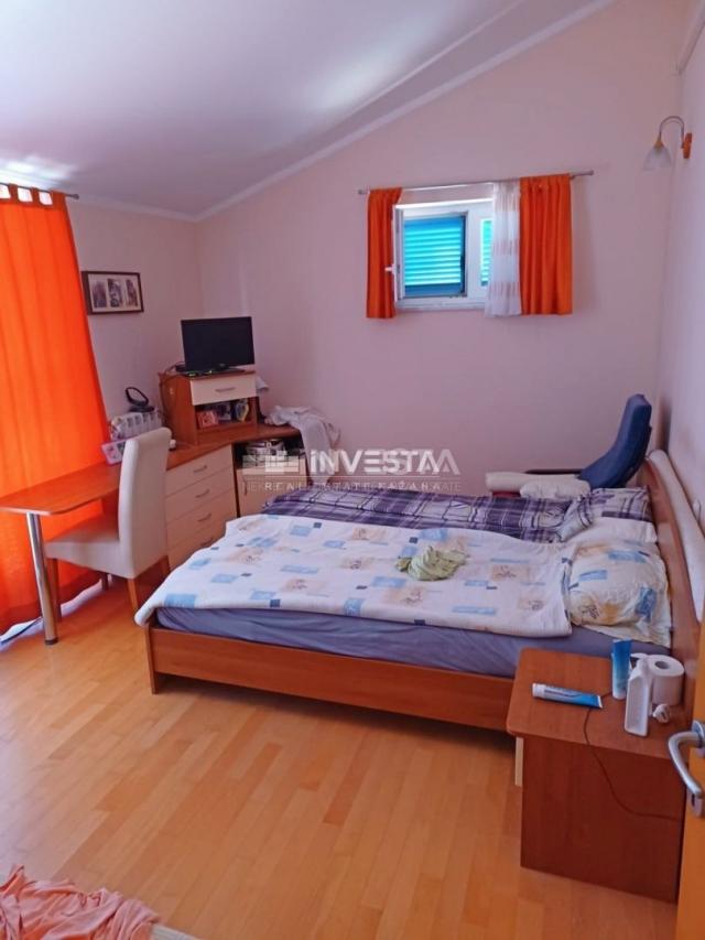 Pula, Veli vrh, spacious family house, close to the city center and the sea