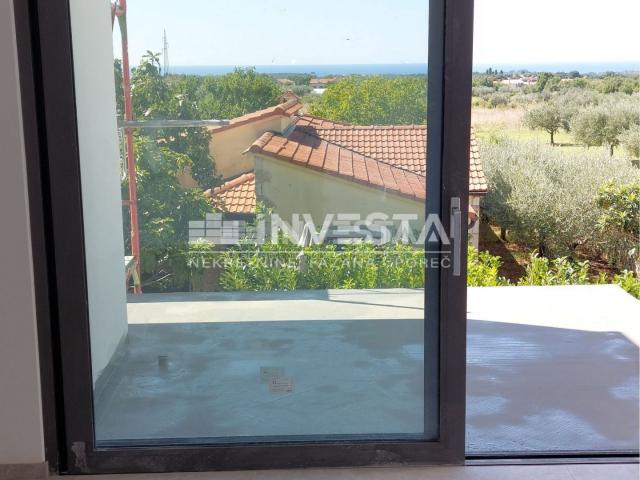 Poreč area, ground floor apartment with pool, 93 m2, new building