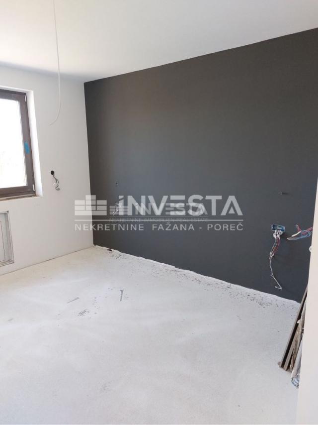 Bereich Poreč, Wohnung im 1. Stock eines neuen Gebäudes, 96 m2, Meerblick