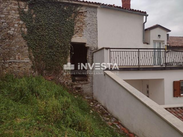 Motovun, Steinhaus in der Altstadt mit Baugenehmigung