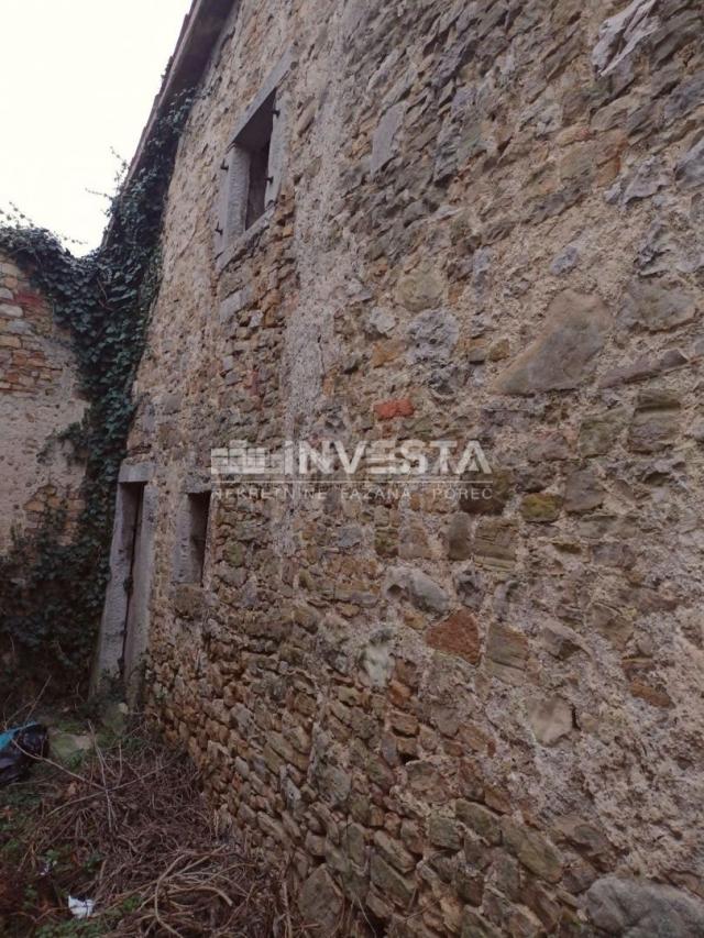 Motovun, Steinhaus in der Altstadt mit Baugenehmigung