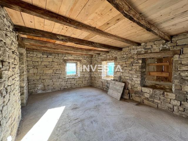 Motovun area, unique Istrian stone house with a wonderful view