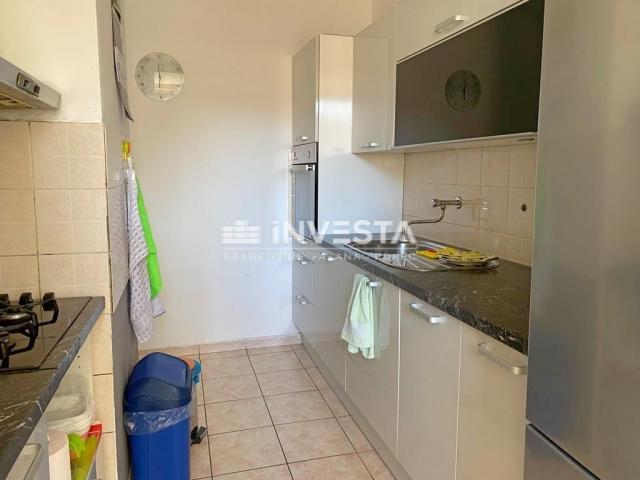 Pula, Šijana, nice three-room apartment, 77 m2 + 40 m2 common space