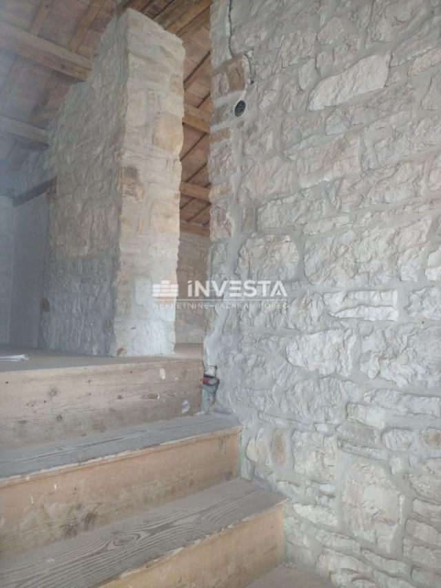 Kaštelir, newly renovated stone holiday house with 4 bedrooms and a wine cellar