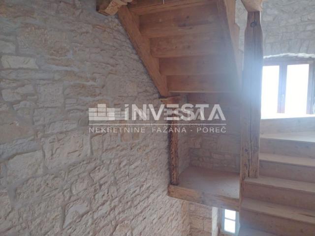 Kaštelir, newly renovated stone holiday house with 4 bedrooms and a wine cellar