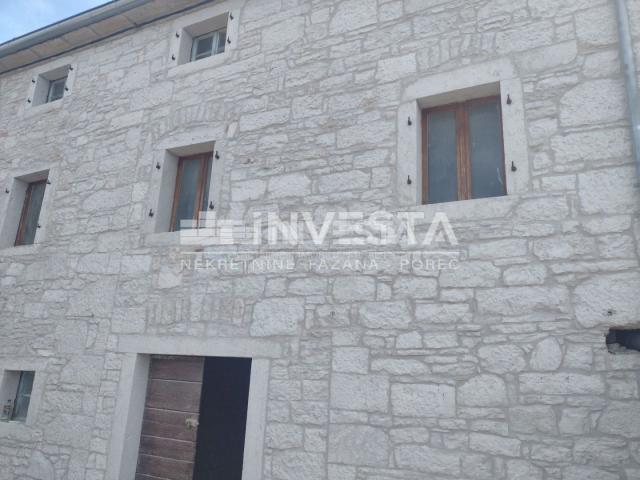 Kaštelir, newly renovated stone holiday house with 4 bedrooms and a wine cellar