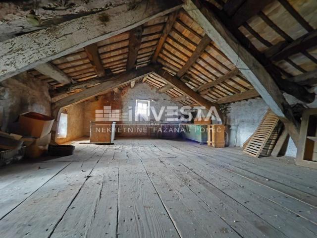 Surroundings of Žminj, an old Istrian house with an auxiliary building for adaptation