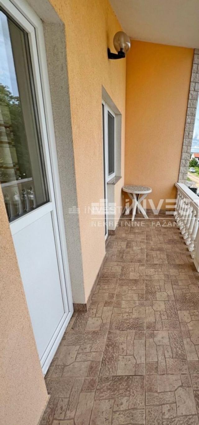 Kroatien, Istrien, Pula, Štinjan, Haus mit 2 Apartments und Garten, 1 km vom Meer entfernt