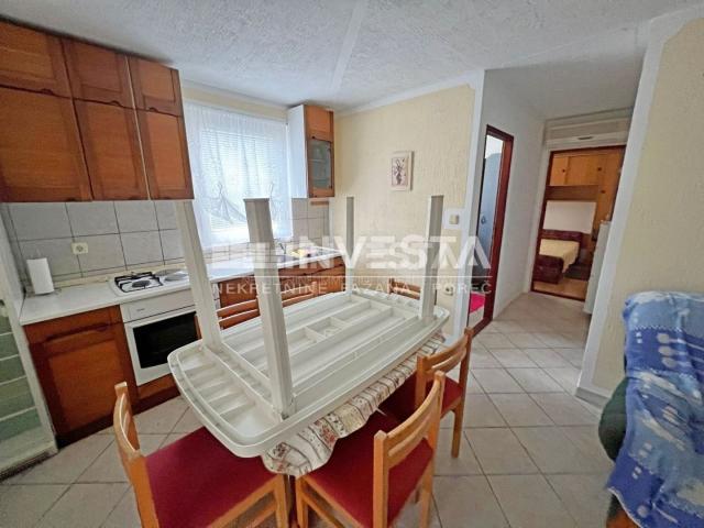 Kroatien, Istrien, Pula, Štinjan, Haus mit 2 Apartments und Garten, 1 km vom Meer entfernt