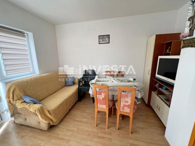 Kroatien, Istrien, Pula, Štinjan, Haus mit 2 Apartments und Garten, 1 km vom Meer entfernt