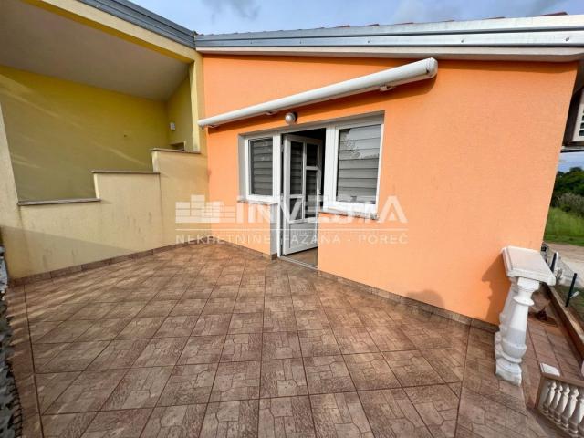 Croatia, Istria, Pula, Štinjan, house with 2 apartments and garden, 1 km from the sea