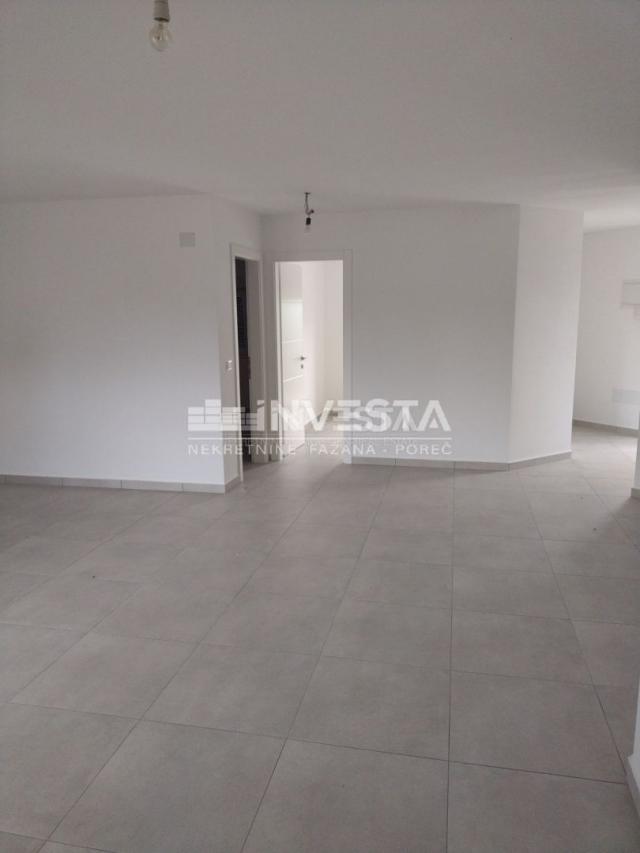 Umag area, ground floor apartment with garden, new building, TOP LOCATION!