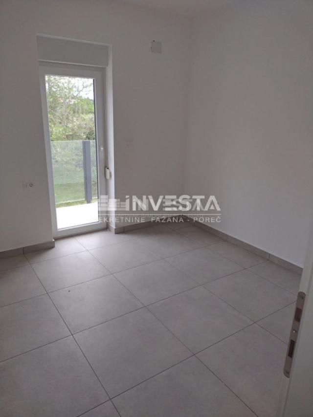 Umag area, ground floor apartment with garden, new building, TOP LOCATION!