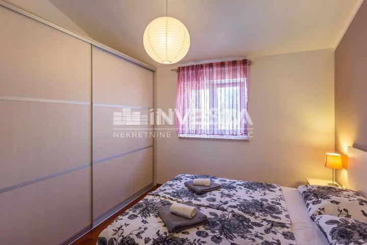 Liznjan, Modern furnished two-room apartment with sea view, parking