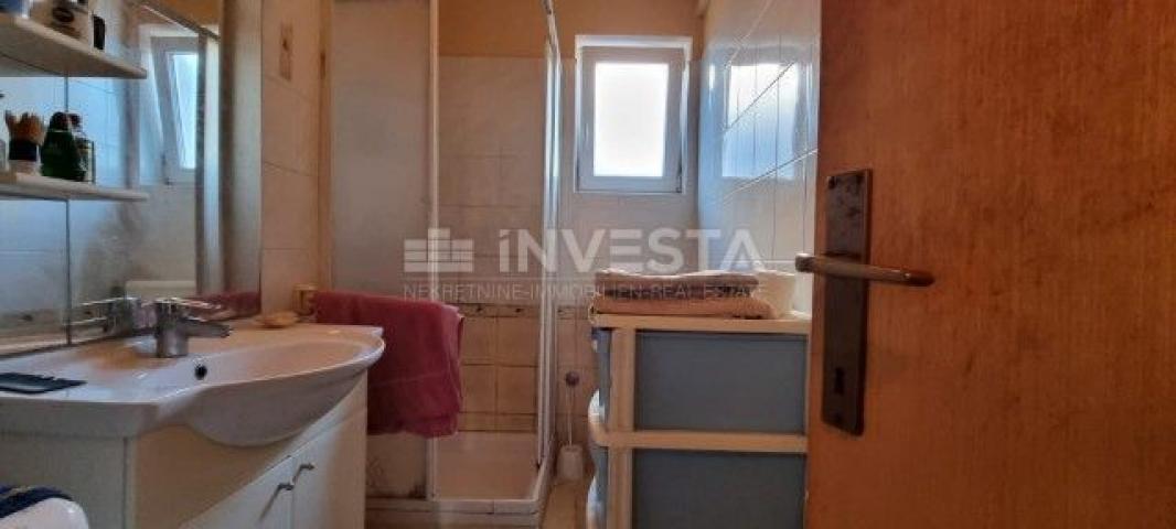 Poreč area, ground floor apartment with garden and garage