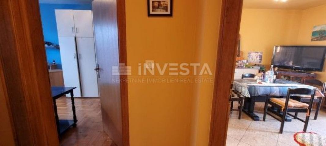 Poreč area, ground floor apartment with garden and garage