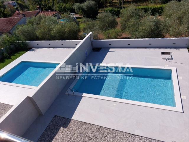 Poreč area, modernly furnished semi-detached villa with pool, new construction