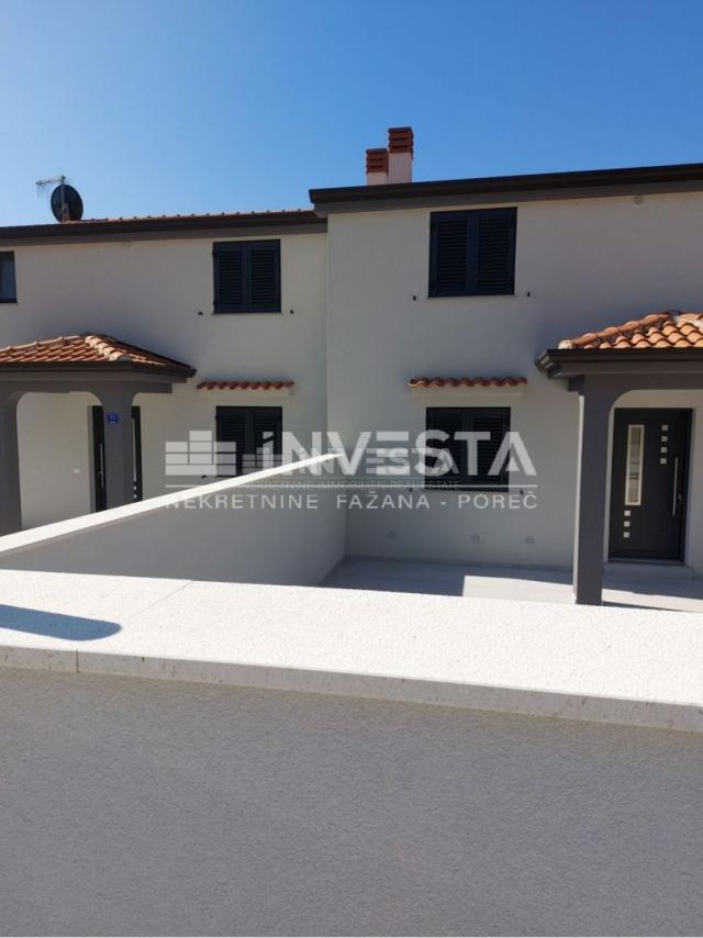 Poreč area, modernly furnished semi-detached villa with pool, new construction