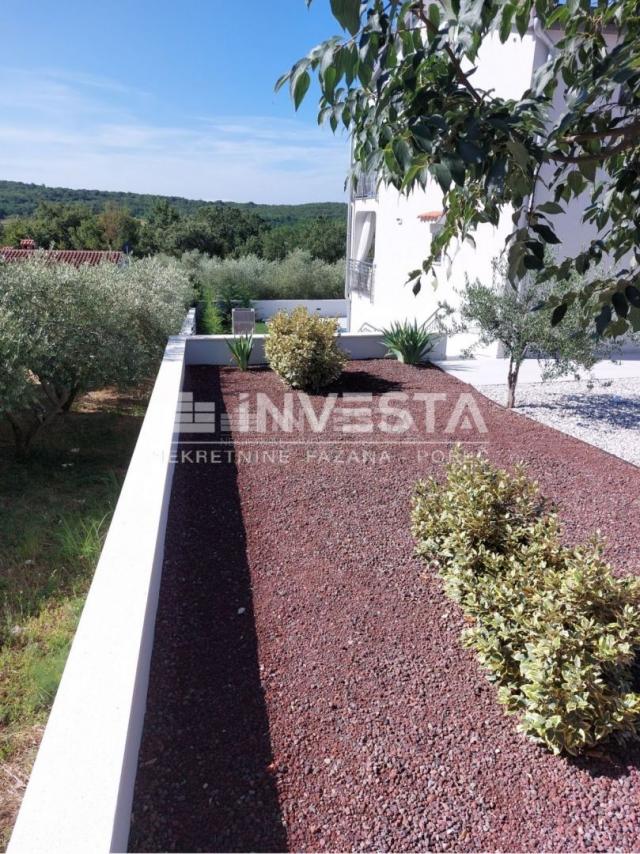 Poreč area, modernly furnished semi-detached villa with pool, new construction