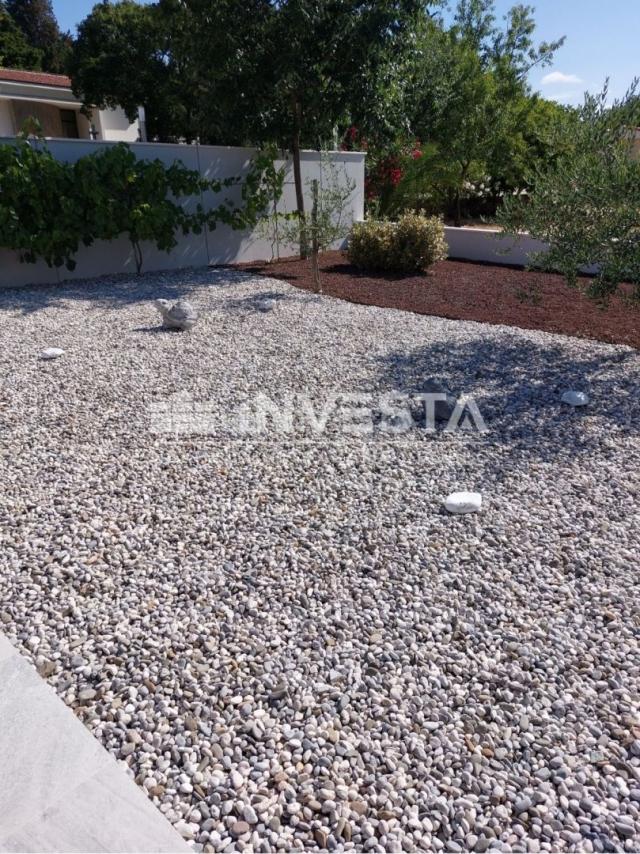 Poreč area, modernly furnished semi-detached villa with pool, new construction