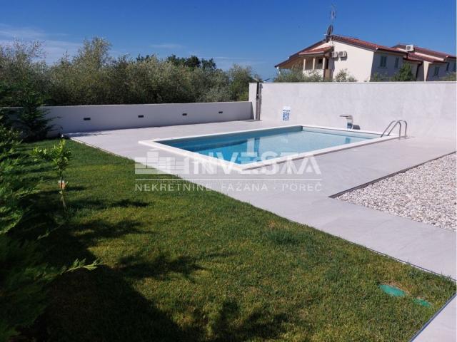 Poreč area, modernly furnished semi-detached villa with pool, new construction