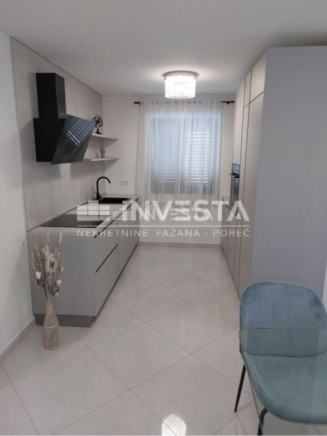 Poreč area, modernly furnished semi-detached villa with pool, new construction