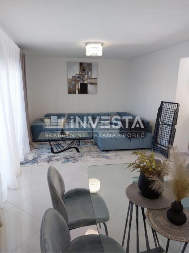 Poreč area, modernly furnished semi-detached villa with pool, new construction