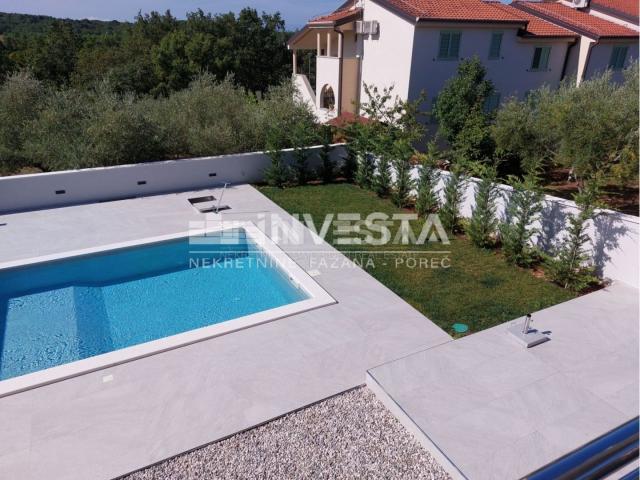 Poreč area, modernly furnished semi-detached villa with pool, new construction