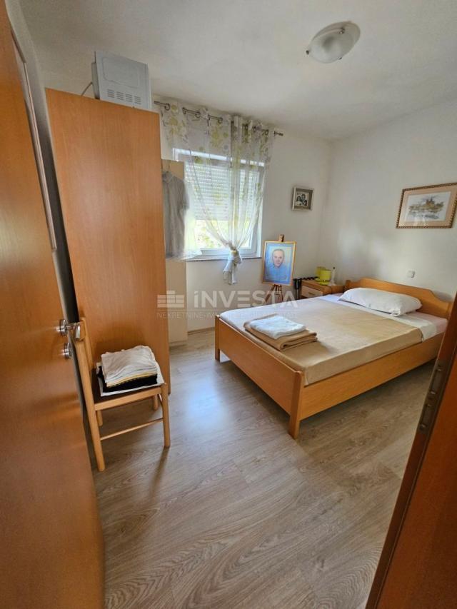 Fažana, Wohnung 55m2, 2 Schlafzimmer, Hochparterre, 250 m vom Strand und dem Zentrum entfernt