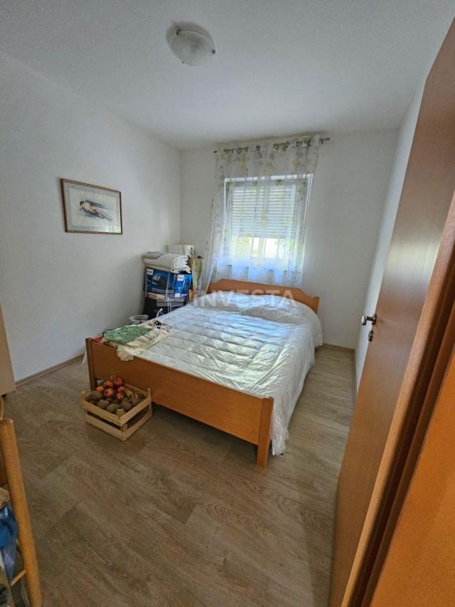 Fažana, Wohnung 55m2, 2 Schlafzimmer, Hochparterre, 250 m vom Strand und dem Zentrum entfernt