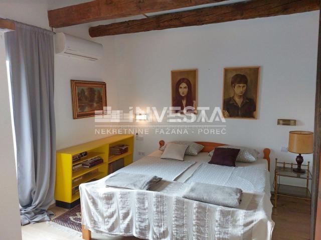 Poreč area, renovated autochthonous Istrian house with 3 apartments