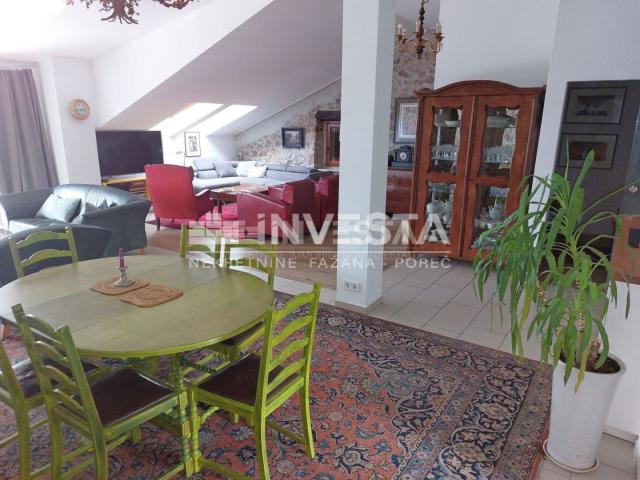 Poreč area, renovated autochthonous Istrian house with 3 apartments