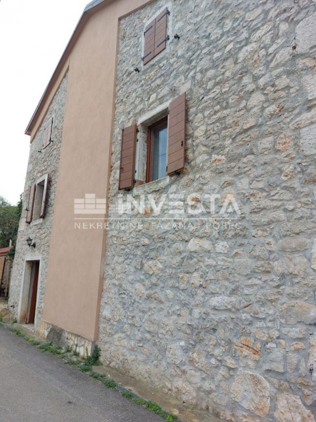 Poreč area, renovated autochthonous Istrian house with 3 apartments