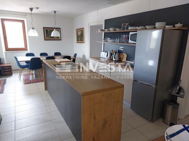 Poreč area, renovated autochthonous Istrian house with 3 apartments