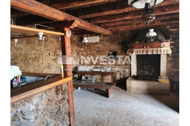 Vrsar area, beautiful stone house with a spacious terrace, 130 m2