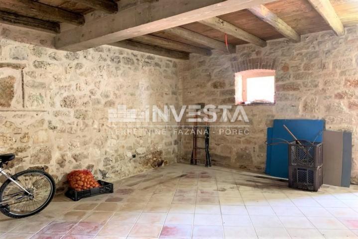 Vrsar area, stone Istrian house with yard and garage