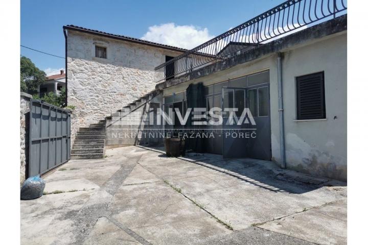 Vrsar area, stone Istrian house with yard and garage