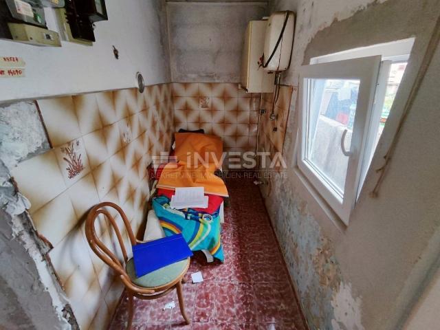 Pula, Šijana, apartment for renovation of 39 m2 with 128 m2 yard