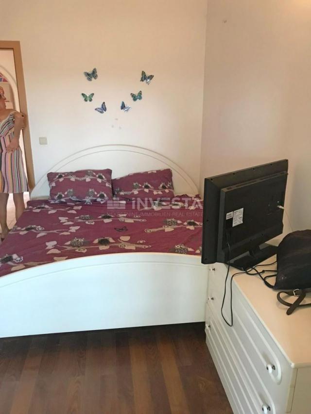 Poreč, geräumige Wohnung von 91 m2 in toller Lage