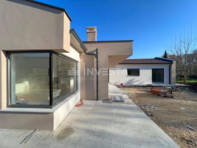 Surroundings of Labina, newly built modern one-story house, 137 m2, 3 bedrooms